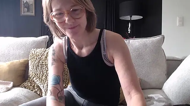 Snapshot of godinflower chatting on February 2025 01:17:02 PM godinflower online show from February 2025 01:17:02 PM