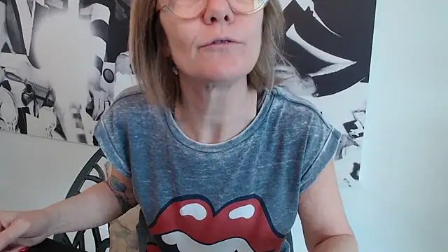 Snapshot of godinflower chatting on March 2025 11:01:02 AM godinflower online show from March 2025 11:01:02 AM