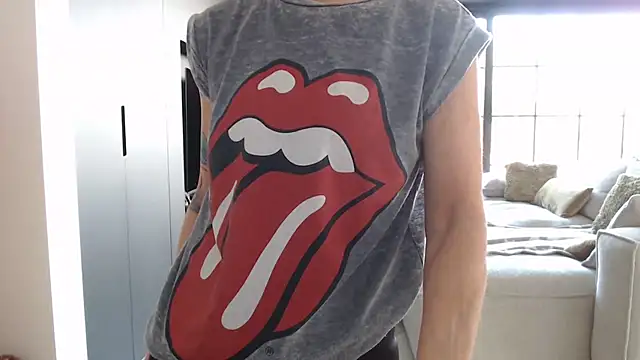 Snapshot of godinflower chatting on March 2025 09:43:01 AM godinflower online show from March 2025 09:43:01 AM