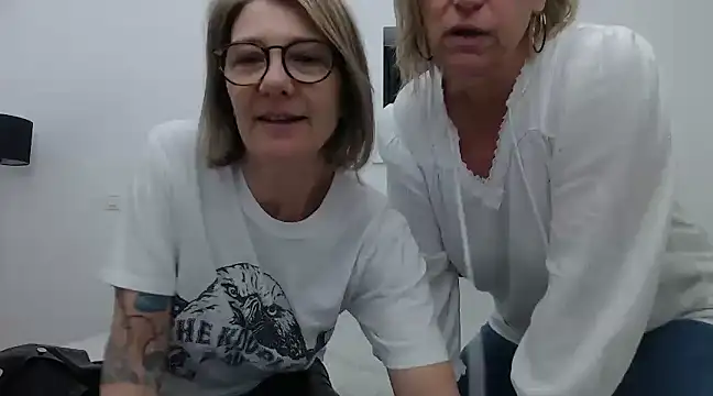 Snapshot of godinflower chatting on March 2025 09:12:02 AM godinflower online show from March 2025 09:12:02 AM