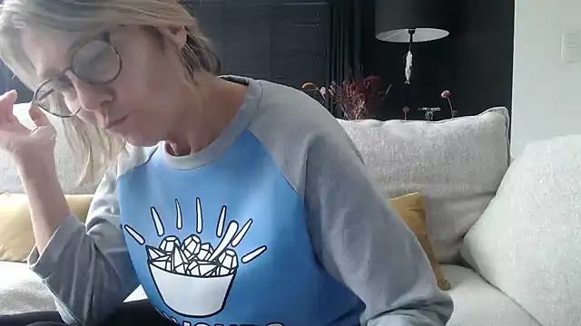 Snapshot of godinflower chatting on September 2025 11:56:02 AM godinflower online show from September 2025 11:56:02 AM