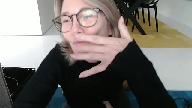 Snapshot of godinflower chatting on October 2025 03:42:01 PM godinflower online show from October 2025 03:42:01 PM