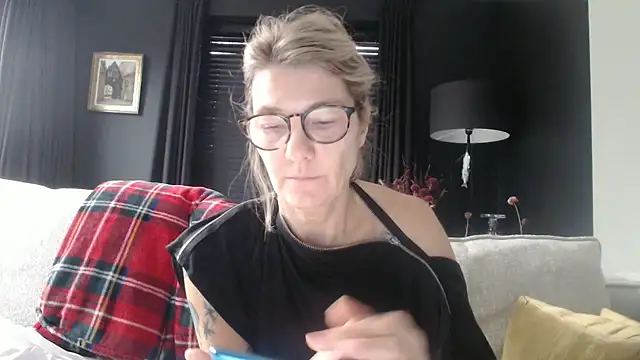 Snapshot of godinflower chatting on October 2025 07:29:01 AM godinflower online show from October 2025 07:29:01 AM