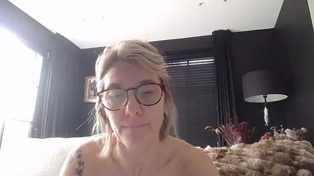 Snapshot of godinflower chatting on October 2025 12:15:01 PM godinflower online show from October 2025 12:15:01 PM