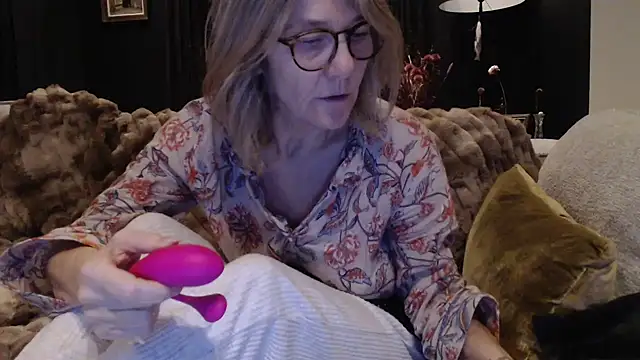 Snapshot of godinflower chatting on November 2025 04:52:02 PM godinflower online show from November 2025 04:52:02 PM