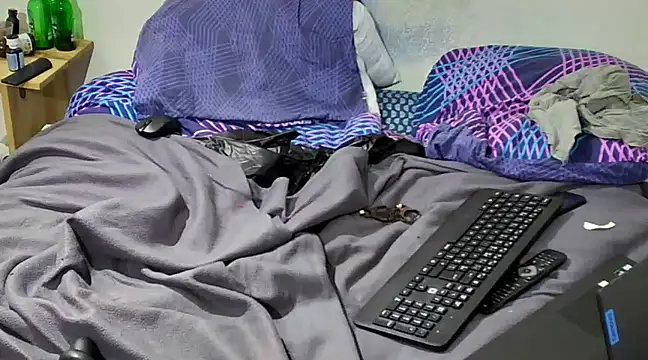 Snapshot of adepravertotal chatting on March 2025 12:43:01 AM adepravertotal online show from March 2025 12:43:01 AM