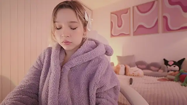 Snapshot of -SofiaCastillo- chatting on February 2025 03:42:02 PM -SofiaCastillo- online show from February 2025 03:42:02 PM