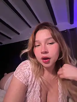 Snapshot of -SofiaCastillo- chatting on October 2025 05:05:01 AM -SofiaCastillo- online show from October 2025 05:05:01 AM