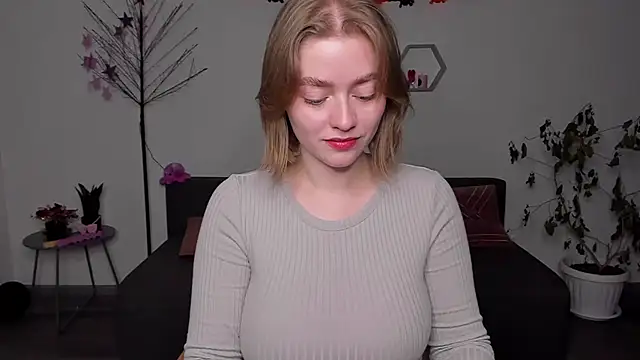 AidaPerry online show from December 2024 05:37:02 PM