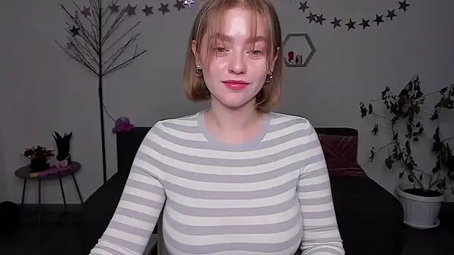 AidaPerry online show from December 2024 02:55:01 PM