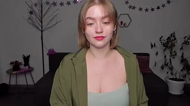 AidaPerry online show from December 2024 03:25:02 PM