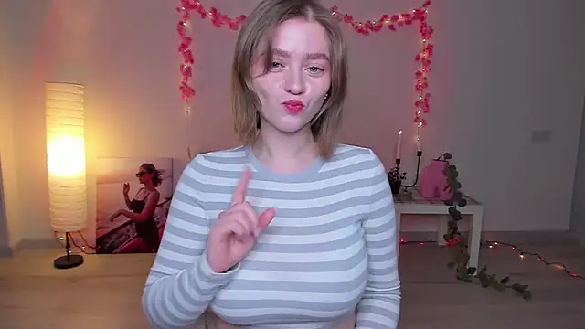 AidaPerry online show from January 2025 06:48:01 PM