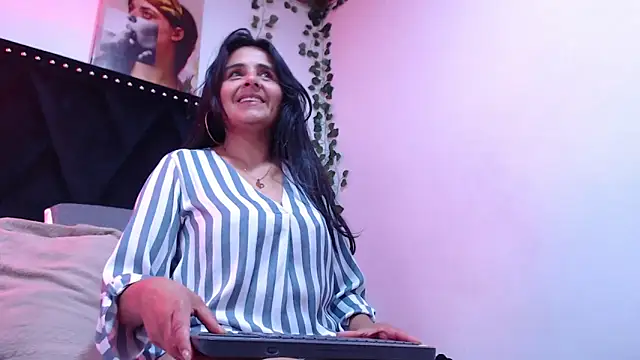  Marcela   online show from September 2025 12:51:01 PM