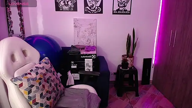 Snapshot of hibridaaa20 chatting on April 2026 11:10:02 PM hibridaaa20 online show from April 2026 11:10:02 PM