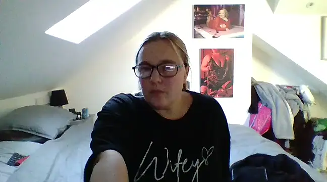 Snapshot of scrummymummy2 chatting on December 2024 01:29:02 PM scrummymummy2 online show from December 2024 01:29:02 PM