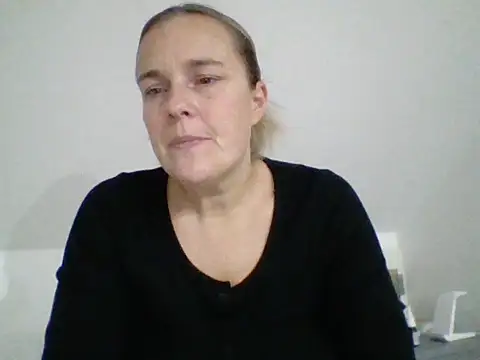 Snapshot of scrummymummy2 chatting on December 2025 08:18:02 PM scrummymummy2 online show from December 2025 08:18:02 PM