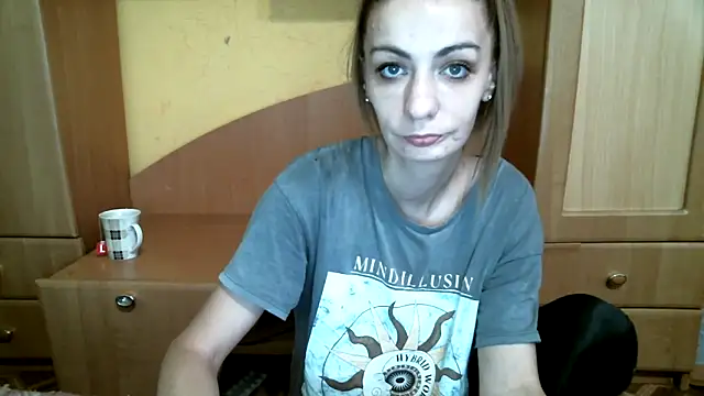 Snapshot of DennisXCaroll chatting on December 2025 08:09:02 AM DennisXCaroll online show from December 2025 08:09:02 AM