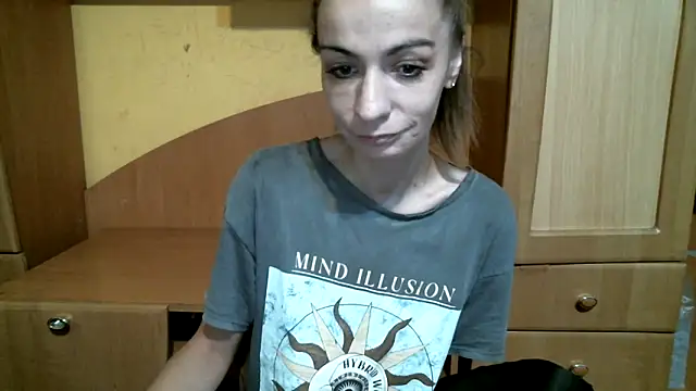 Snapshot of DennisXCaroll chatting on December 2025 08:10:02 AM DennisXCaroll online show from December 2025 08:10:02 AM