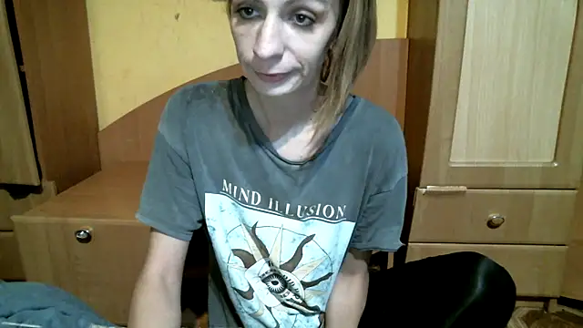 Snapshot of DennisXCaroll chatting on January 2026 05:38:02 PM DennisXCaroll online show from January 2026 05:38:02 PM