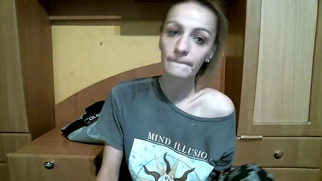 Snapshot of DennisXCaroll chatting on January 2026 02:33:02 PM DennisXCaroll online show from January 2026 02:33:02 PM