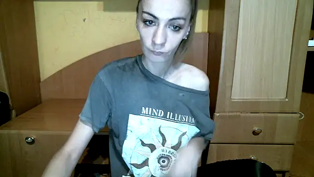 Snapshot of DennisXCaroll chatting on January 2026 06:07:02 AM DennisXCaroll online show from January 2026 06:07:02 AM