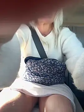 Snapshot of -Milfshake- chatting on April 2026 11:10:01 AM -Milfshake- online show from April 2026 11:10:01 AM