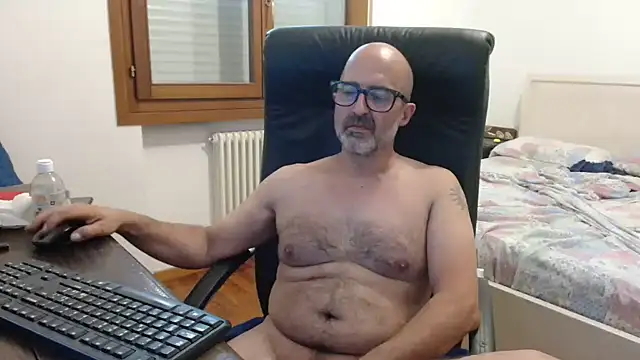 newsimo74 online show from June 2026 06:17:01 PM