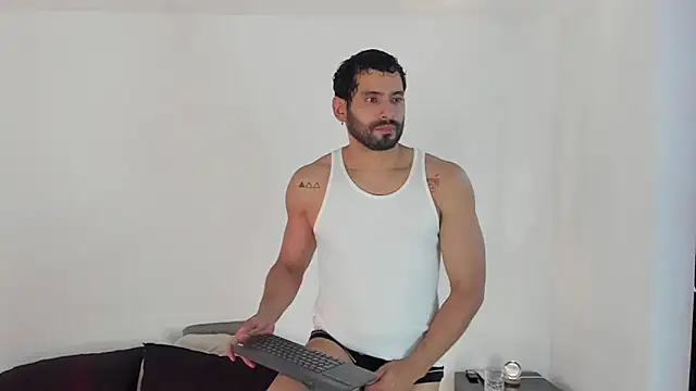 Dereck vega online show from September 2025 08:52:02 PM