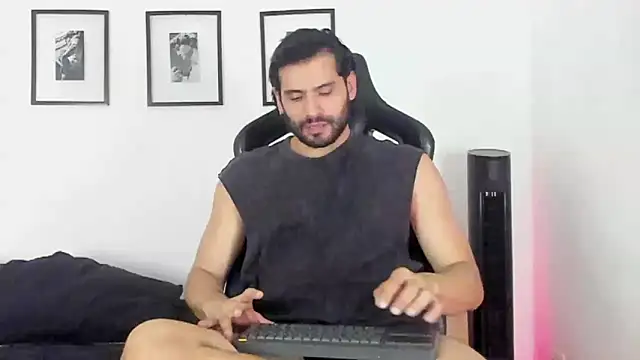 Snapshot of Dereck_vega chatting on July 2026 11:09:02 PM Dereck vega online show from July 2026 11:09:02 PM