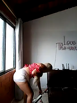 SamaraJay1 online show from February 2025 05:18:02 PM