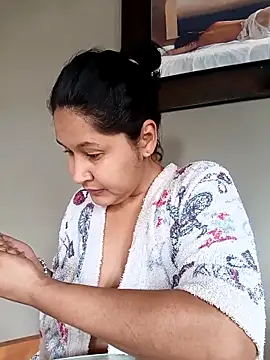 SamaraJay1 online show from April 2026 01:24:02 PM