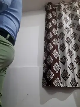 Guyinshortss online show from February 2026 07:00:02 PM