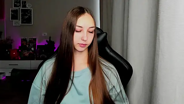 Sm0ly online show from September 2025 03:28:01 AM