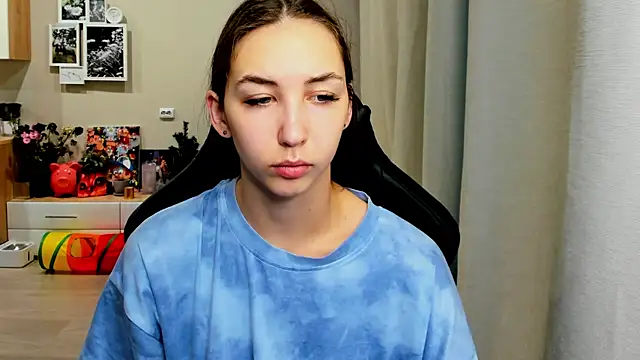 Sm0ly online show from October 2025 02:01:02 AM