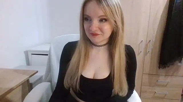 Snapshot of AlmaHoney chatting on January 2026 09:06:02 PM AlmaHoney online show from January 2026 09:06:02 PM