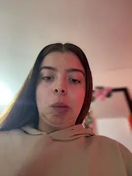 Cloew Marz online show from May 2026 07:52:01 PM