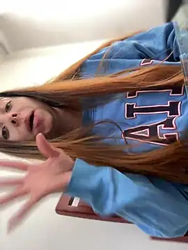Cloew Marz online show from May 2026 06:37:01 PM
