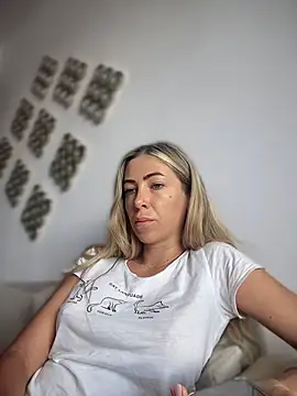 RaquelleDevon online show from July 2026 10:23:01 AM
