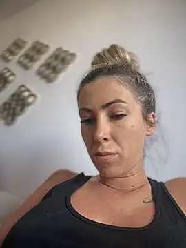 RaquelleDevon online show from August 2026 01:21:01 PM