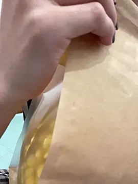 Snapshot of Lilisa_miu chatting on December 2024 01:56:02 PM Lilisa miu online show from December 2024 01:56:02 PM