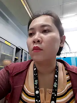 Benlla2802 online show from December 2024 07:10:02 PM