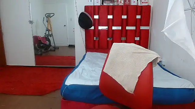 krystal thomson online show from November 2025 04:17:01 PM