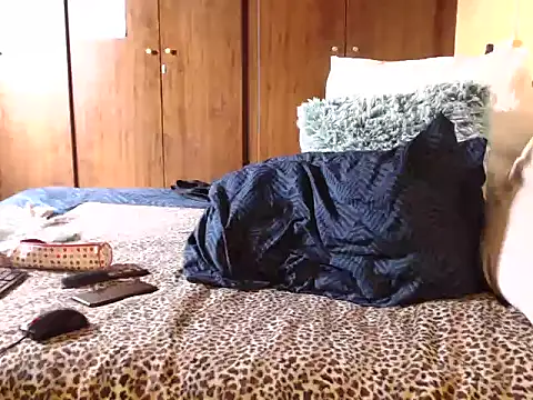 LONGBLKCLIT36 online show from April 2026 11:03:02 AM