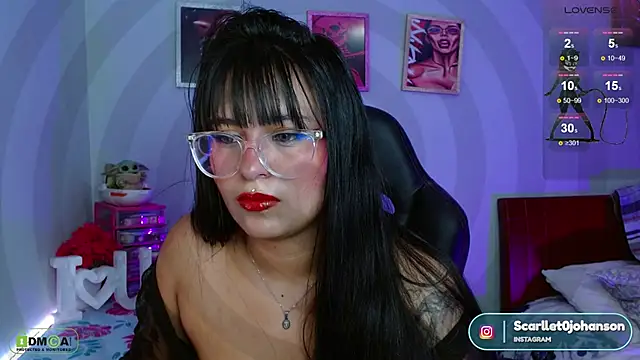 Snapshot of Miss_scarllet_ chatting on January 2025 04:11:01 PM Miss scarllet online show from January 2025 04:11:01 PM