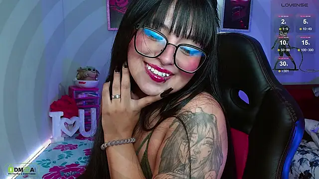 Snapshot of Miss_scarllet_ chatting on February 2025 01:36:01 PM Miss scarllet online show from February 2025 01:36:01 PM