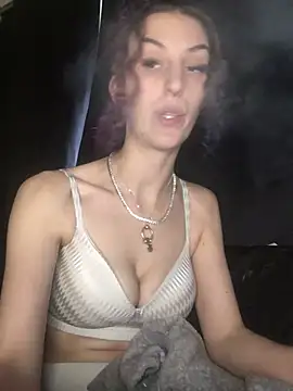 indie-rayne online show from February 2025 03:27:01 PM