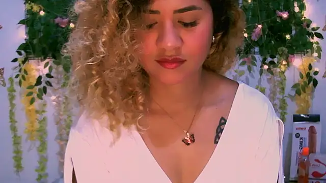 Crysrus online show from March 2025 09:54:02 PM