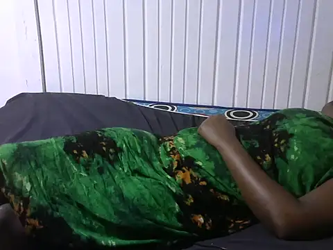 Snapshot of Sexy_baby004 chatting on September 2025 05:18:02 AM Sexy baby004 online show from September 2025 05:18:02 AM