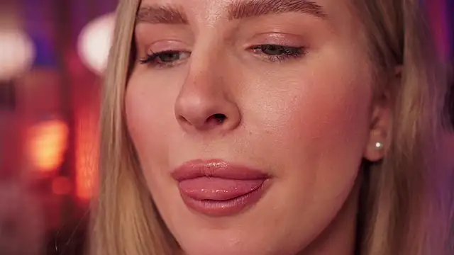 Snapshot of AnnLevine chatting on December 2024 09:07:02 AM AnnLevine online show from December 2024 09:07:02 AM