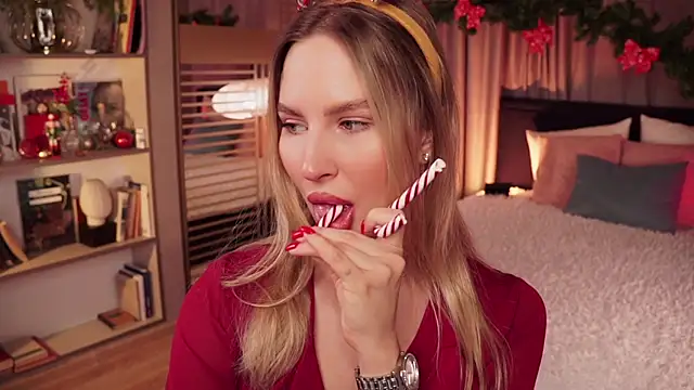 Snapshot of AnnLevine chatting on December 2024 06:00:02 AM AnnLevine online show from December 2024 06:00:02 AM